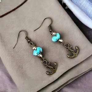 NWT ANCHORS AWEIGH turquoise stone antique gold charm drop earrings new
